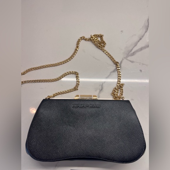 Gorgeous Prada Sidonie clutch with chain handle height 5” wide 9.5” - Picture 2 of 10